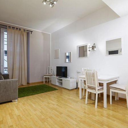 Luminoso Appartamento Con Balcone In Cadorna Milan Exterior photo