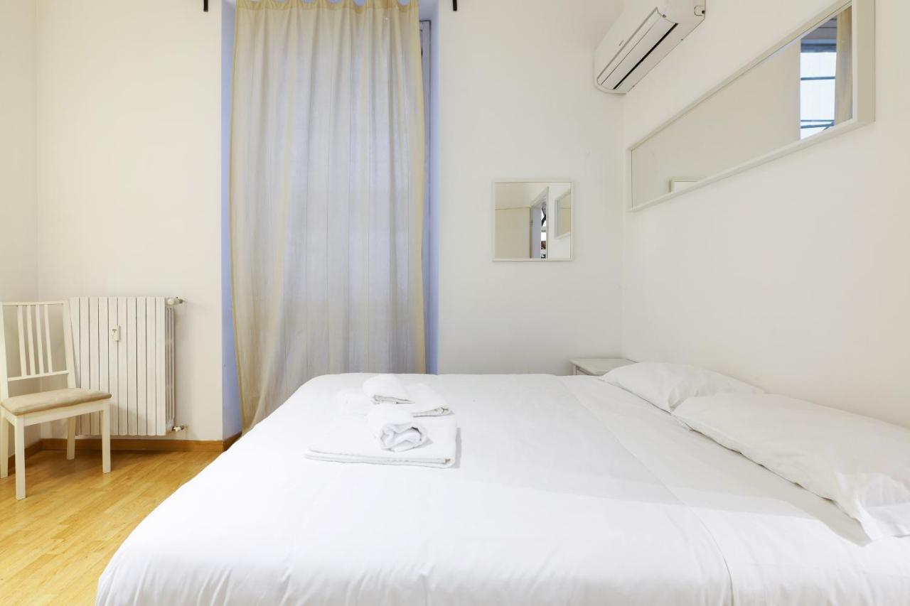 Luminoso Appartamento Con Balcone In Cadorna Milan Exterior photo