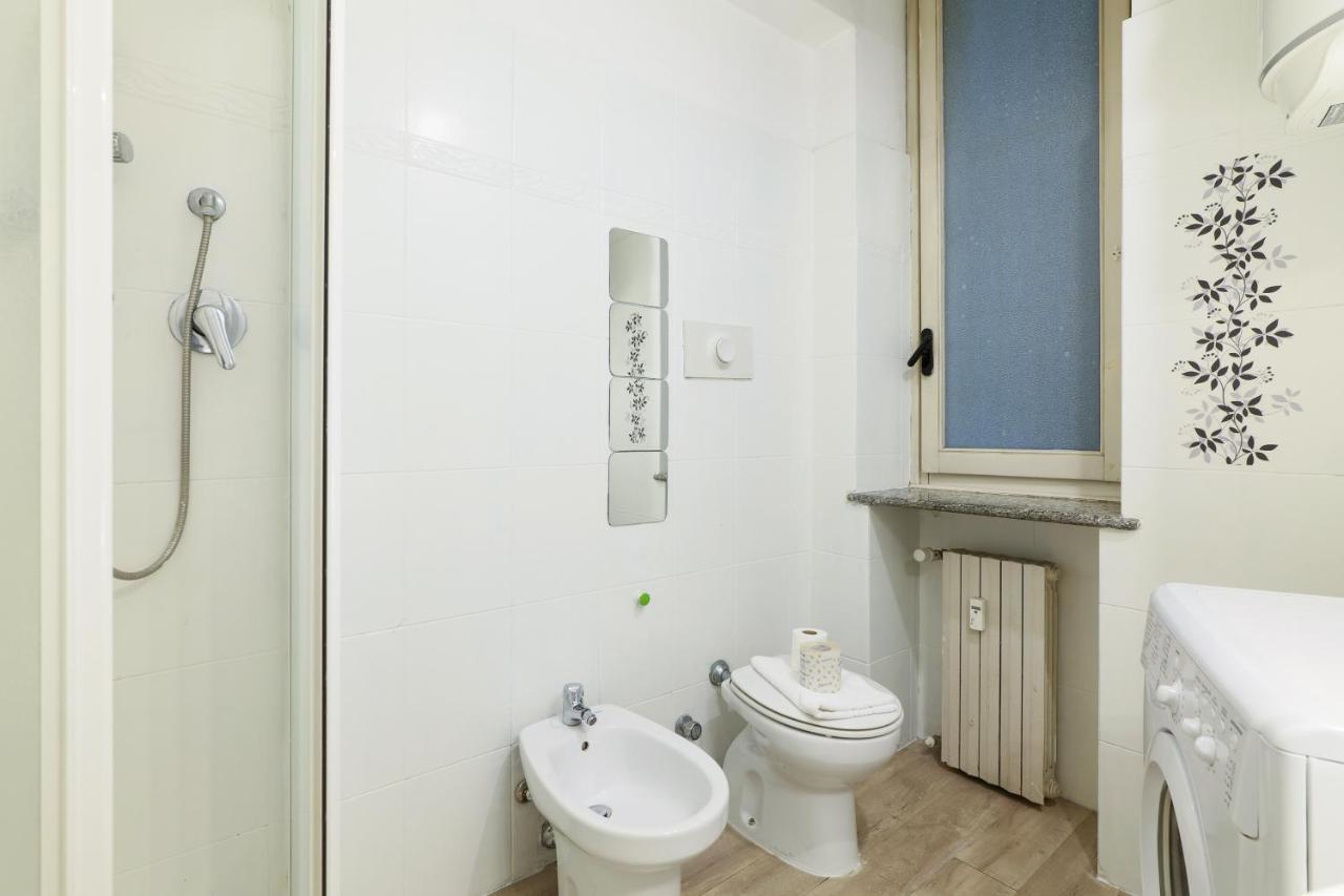 Luminoso Appartamento Con Balcone In Cadorna Milan Exterior photo