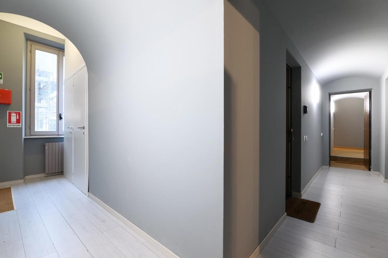 Luminoso Appartamento Con Balcone In Cadorna Milan Exterior photo