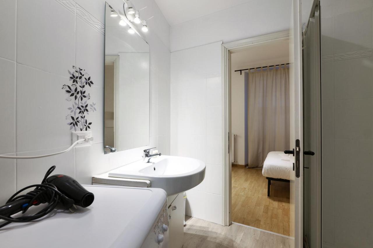 Luminoso Appartamento Con Balcone In Cadorna Milan Exterior photo